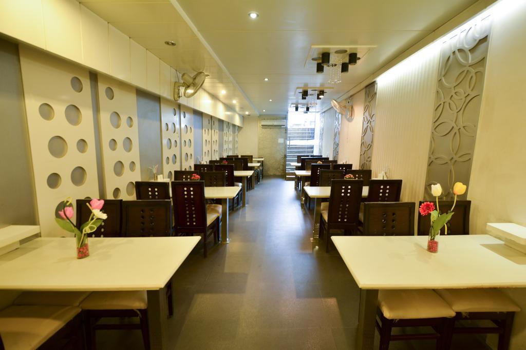 Hotel Central Residency Varanasi Esterno foto