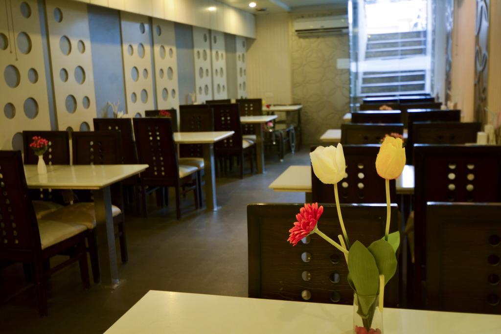Hotel Central Residency Varanasi Esterno foto