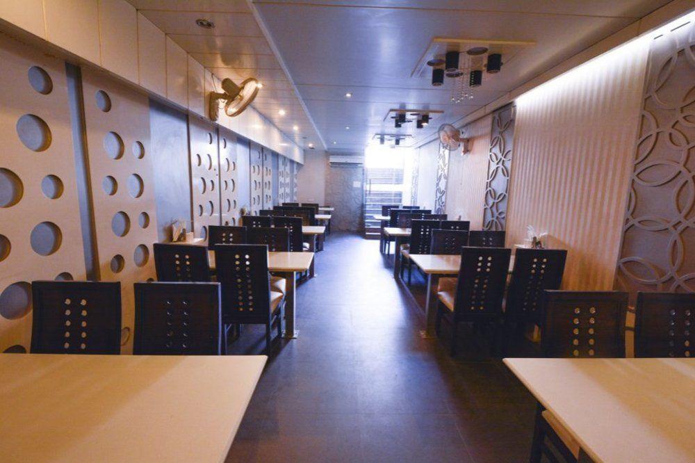 Hotel Central Residency Varanasi Esterno foto