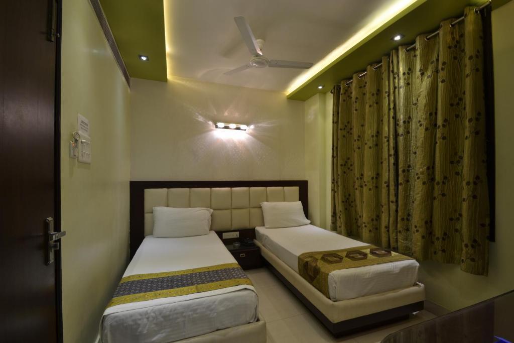 Hotel Central Residency Varanasi Esterno foto