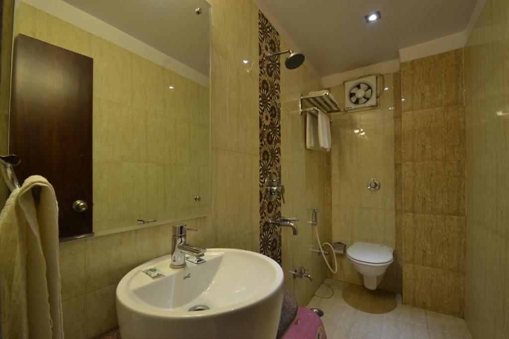 Hotel Central Residency Varanasi Esterno foto