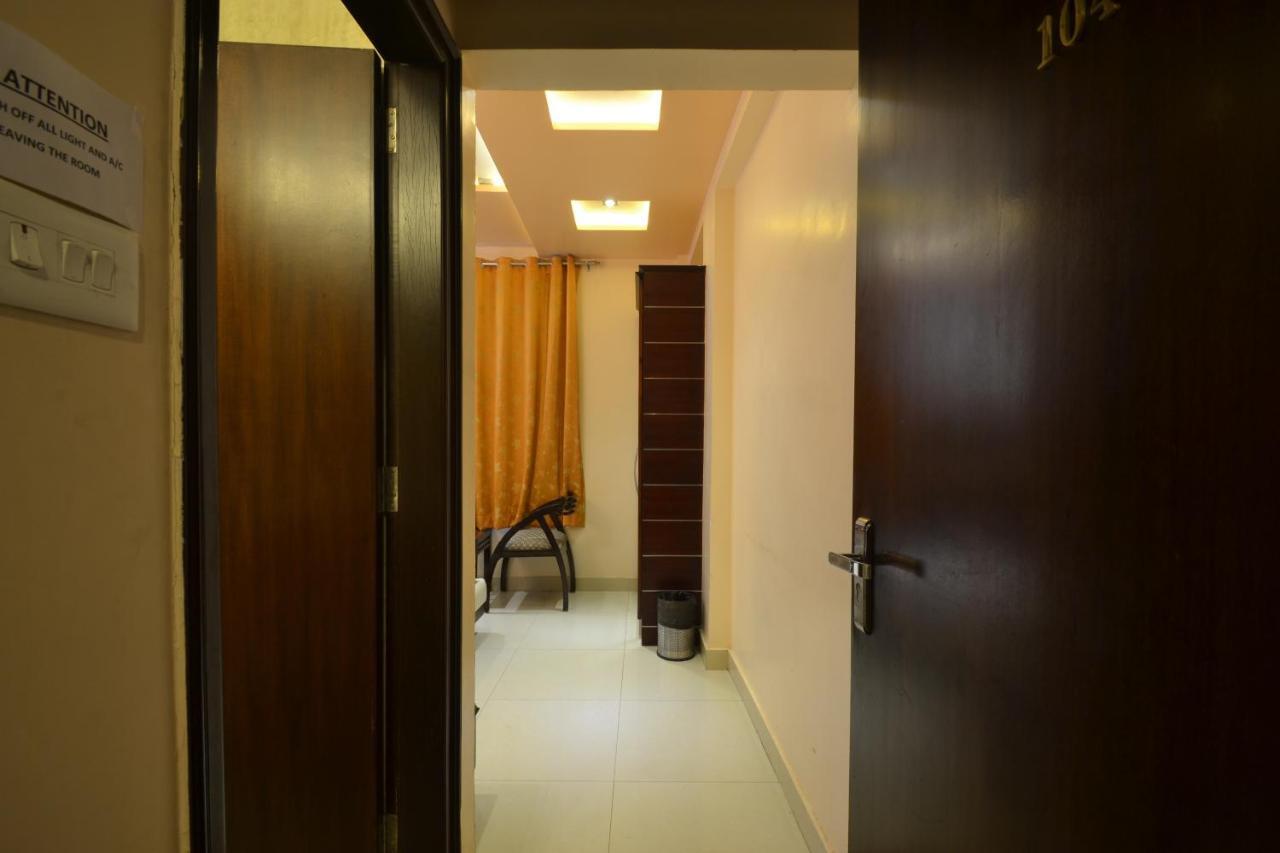 Hotel Central Residency Varanasi Esterno foto